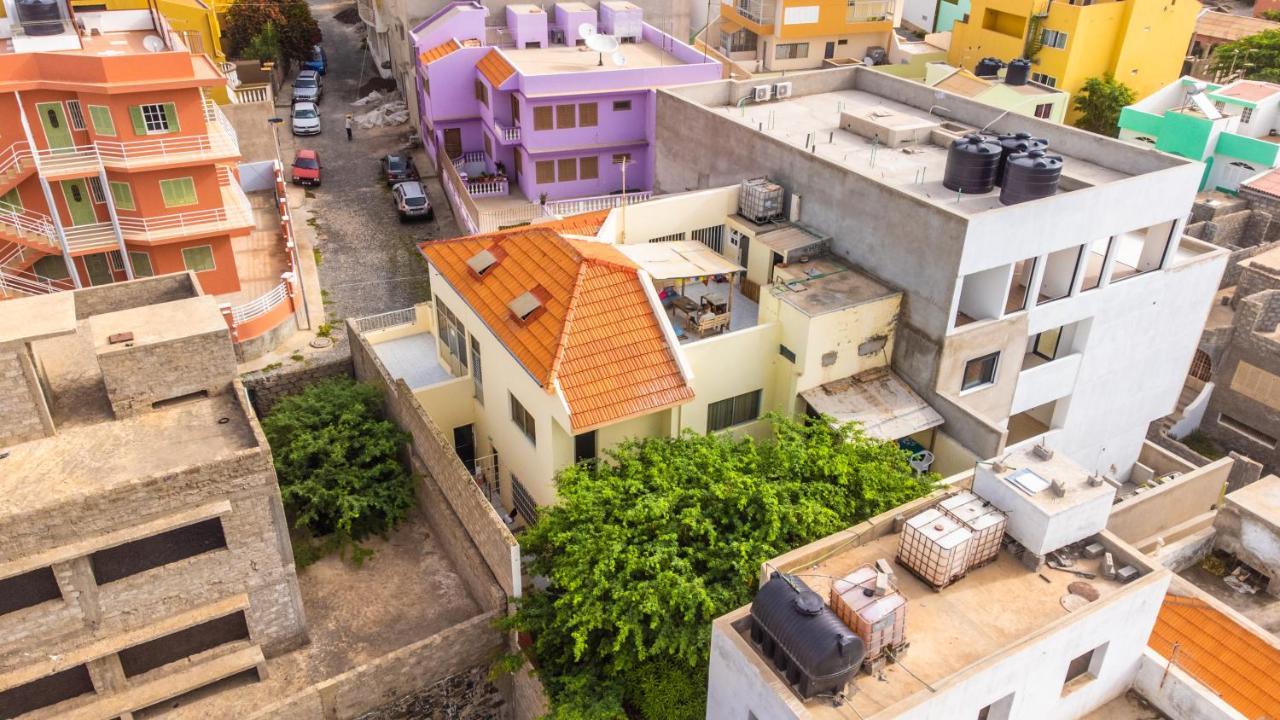 Simabo'S Backpackers' Hostel Mindelo Buitenkant foto