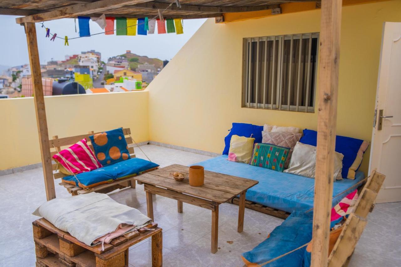 Simabo'S Backpackers' Hostel Mindelo Buitenkant foto