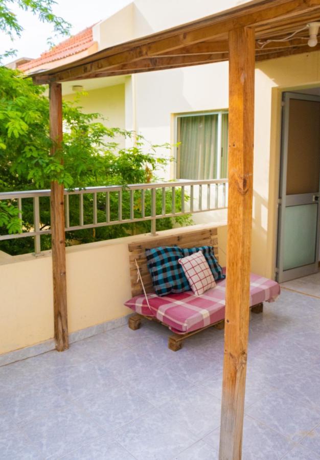 Simabo'S Backpackers' Hostel Mindelo Buitenkant foto