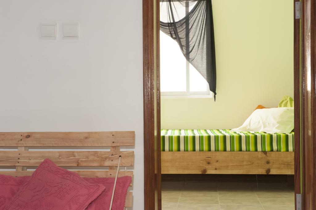 Simabo'S Backpackers' Hostel Mindelo Buitenkant foto