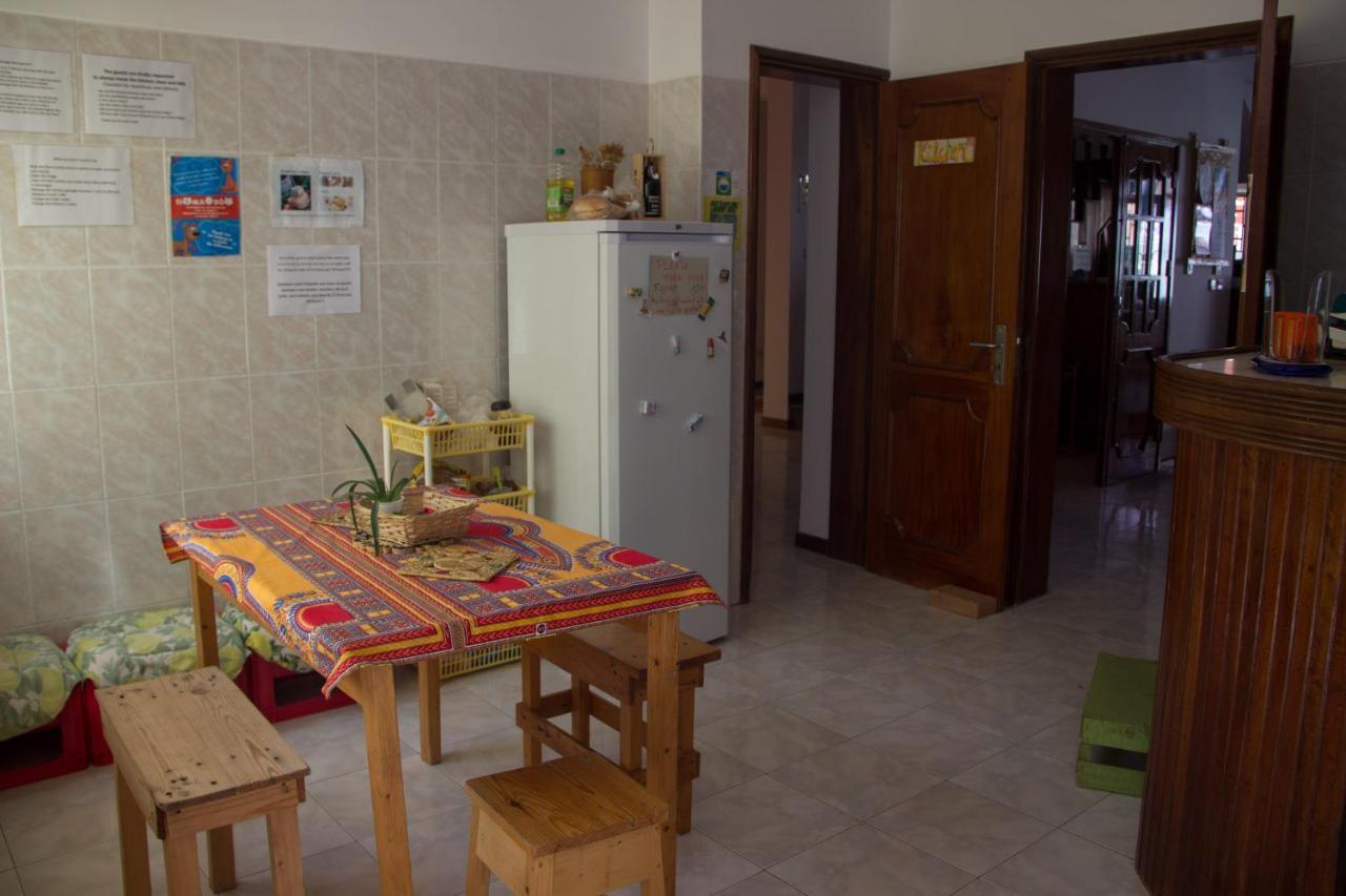 Simabo'S Backpackers' Hostel Mindelo Buitenkant foto